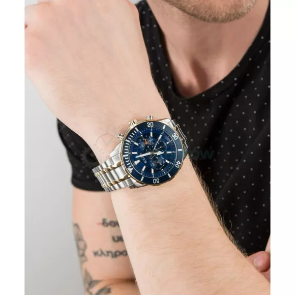 Bulova Classic 98A246 クロノグラフ ブルーダイアル s-l1200.jpg