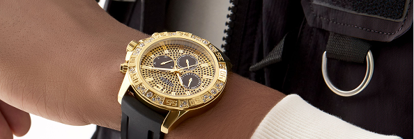 Casual everyday wrist watch with leather strap